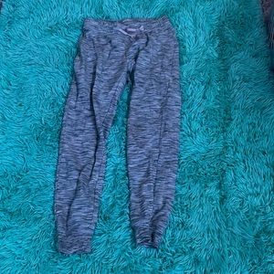 Im selling these sweat pants they have never been worn.